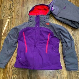 North Face Snowboard jacket, and pants set.